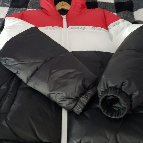 Guess puffer jacket. Xxl - Picture 10 of 10